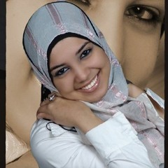 ميادة الحناوى   مش هيه صورك دى.