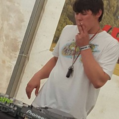 HIDDEN RETREAT JUMP UP & DNB
