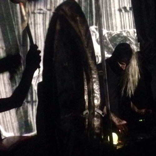 10 min excerpt Brood Live Hackney Wick (featuring Mona Mock On The Gong)