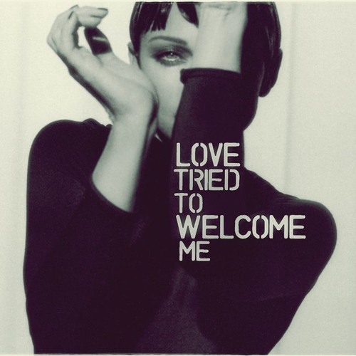 Trying not to love you перевод