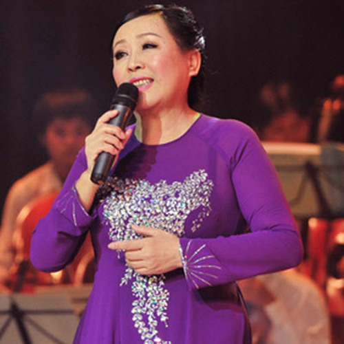 Giữa Mạc Tư Khoa Nghe Câu Hò Ví Dặm