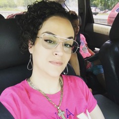 My hands r lifted up