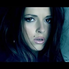 Porno qoshnini taklif qildi va dostlar bilan sikildi