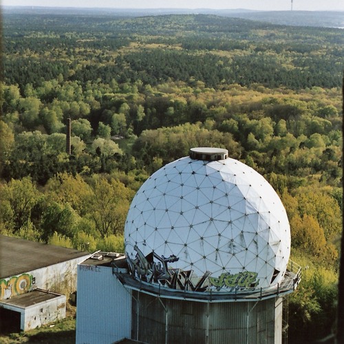 Experimental-Abstract-Ambient-Drone-Field Recordings