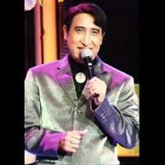 ยืนใจลอยคอยแฟน