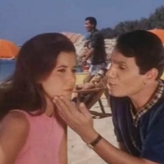 فيلم ابي فوق الشجرة - مقطع- عبدالحليم حافظ و ميرفت أمين