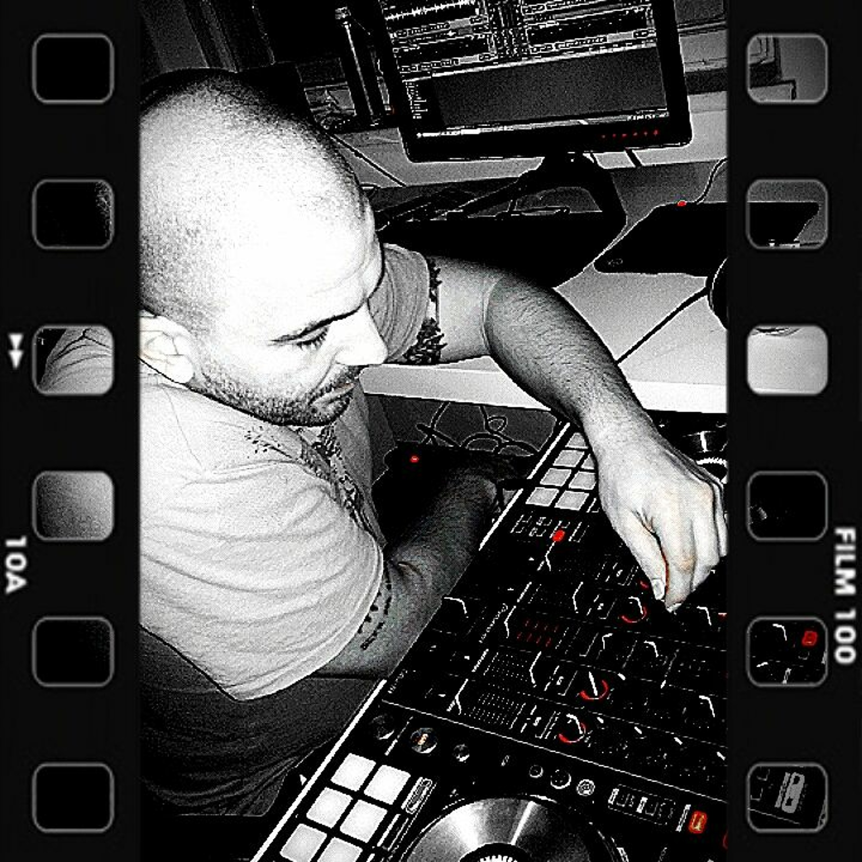 Dream Junkie pres 2 Rats In The Plane - A Day In The Dust (Dream Junkie's Intro Mix) episode artwork