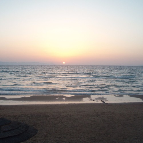 2) Calvin Harris - Thinking About You (ft. Ayah Marar) 18 Months