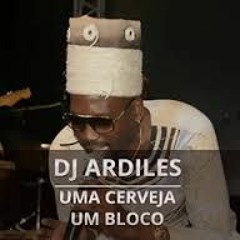 Uma Cerveja um Bloco