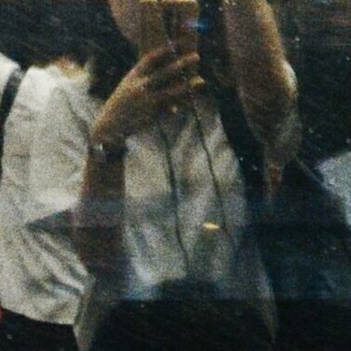 อยู่ให้ฉัน(เถอะ)