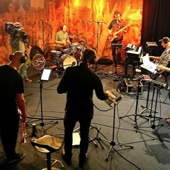 Discover Disco Lover - The Jazzinvaders Live uit Lloyd