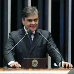 Cássio critica decisão de Dilma Rousseff (PT) de não comparecer na Comissão Especial de Impeachment.