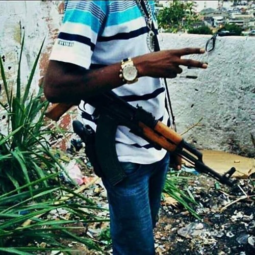 MC ORELHA E MC DHADA - BATE DE FRENTE PRA VER [ DJS WC DO KARATE E HL DE NITEROI ]