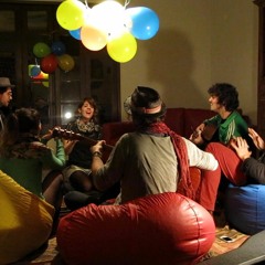 A Banda + Todos Os Caetanos Do Mundo (uma atriz + pega a melodia e engole)