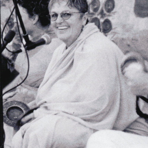 Session 12: Hare Krsna Kirtana 3 with Yadubara Das and Yamuna Devi Dasi
