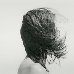 나지막이 들려오는