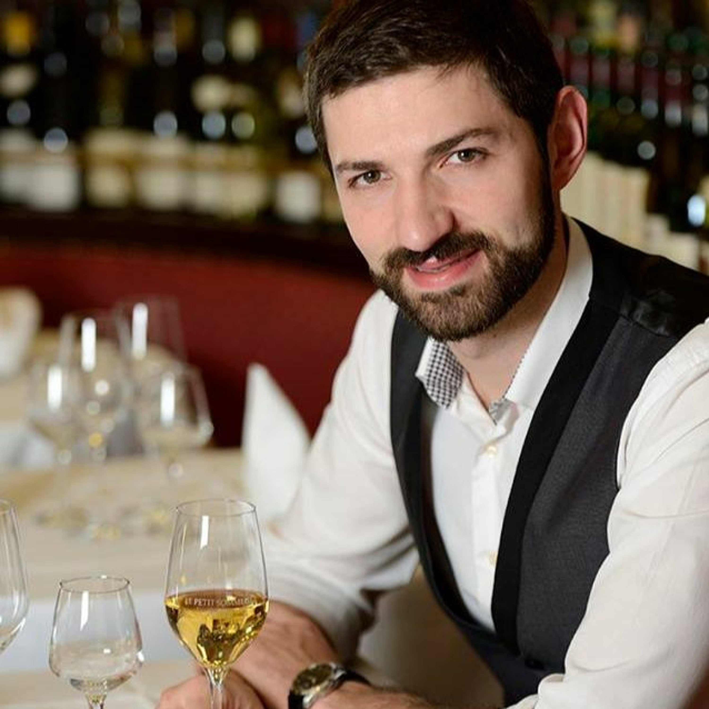 Interview de Pierre Vila Palleja  -  Propriétaire du restaurant Le Petit Sommelier de Paris episode artwork