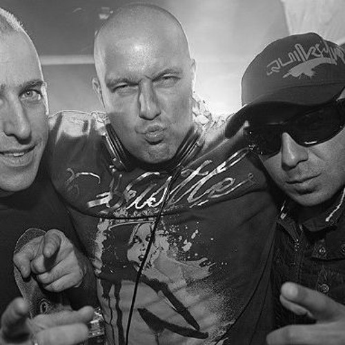 Shadowlands Terrorists live @ Defqon.1 - 18-06-2005 [grey]