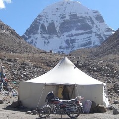 A faint falling light on Kailash Maanke Mountain Music Festival
