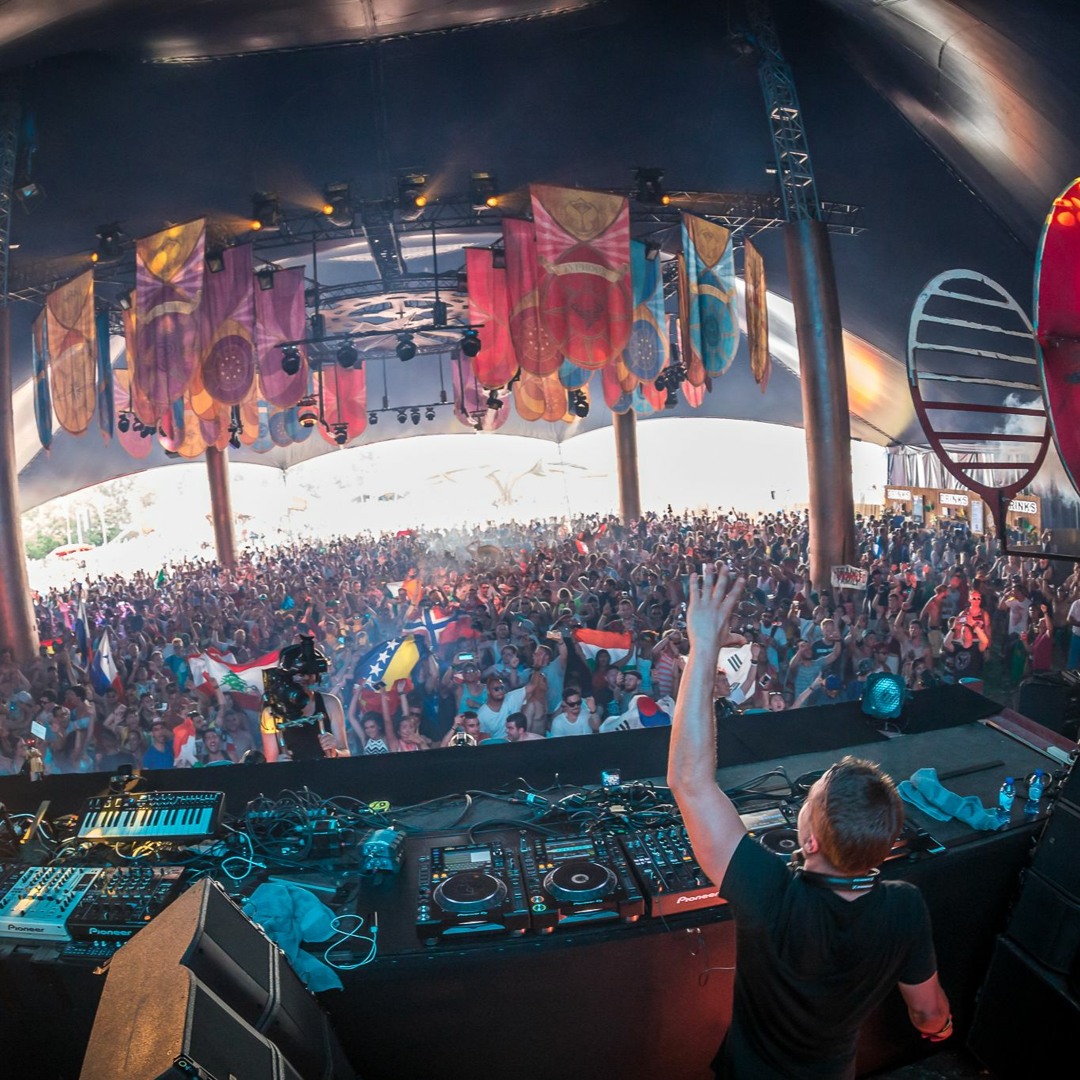 TOMORROWLAND - boiboi* Tomorrowland 2025 W2 - Ben Bohmer at Planaxis Stage - YouTube