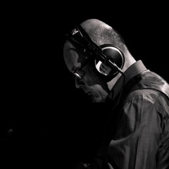 Signor Jones by Mario Corvini