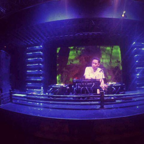 Performance 12 July 2016 At MILLES X-ClUB