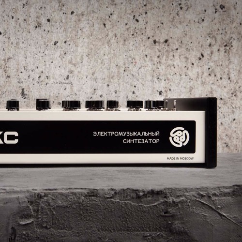 LOOP303 feat. Noisepark - And the beat goes on (produced on Caustic/studio app for mobile phones)
