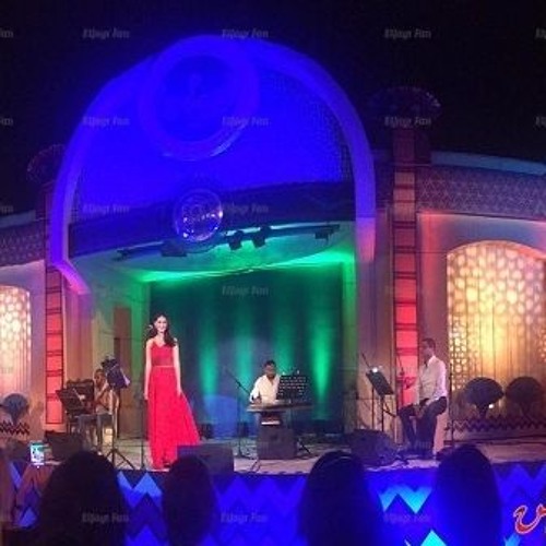 فايا يونان تغني موطني بدار الأوبرا المصري