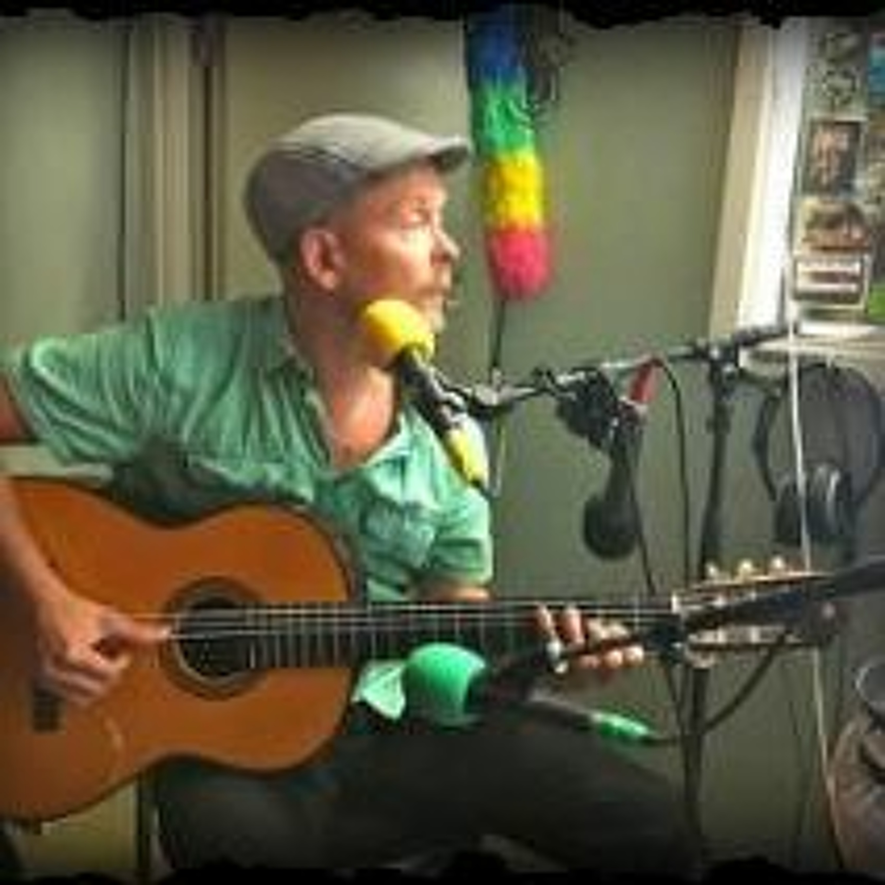 MUUTOSSA PUHJENNUT KUMI: Jätenauhaa ja suoraa puhetta  5.8.2016 - Helsingin Lähiradio 100,3 MHz. episode artwork