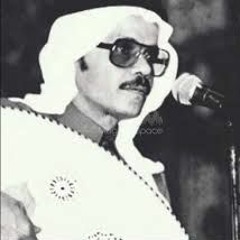 بالأشارة وانا حدر الأوامر , أو بهزة رمش تخليني أخاطر