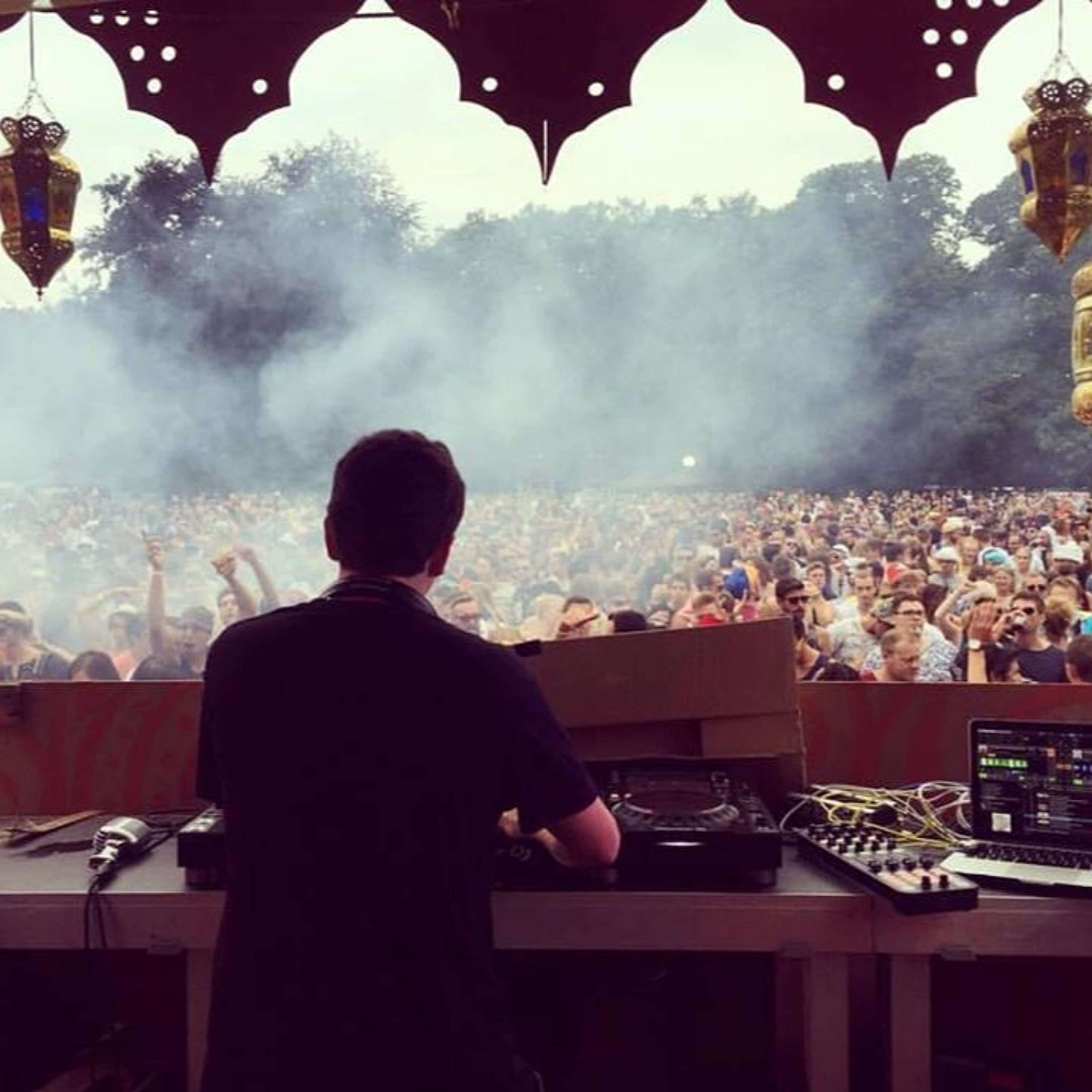 Lucas Caroso @ Thé Dansant Ali Baba (1001 Nights) episode artwork