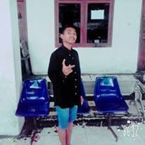 MAMA MUDA BERGOYANG BREAKBEAT 2016.mp3 MAMA MUDA BERGOYANG BREAKBEAT 2016.mp3