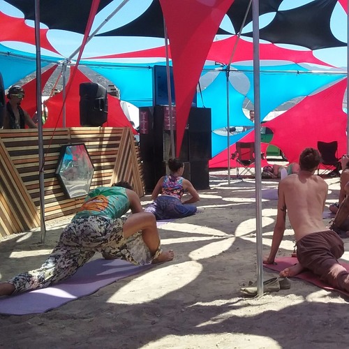 Aaron Jacobs Yoga Set with Laurel Erilane_live @ Revo Lounge 2016