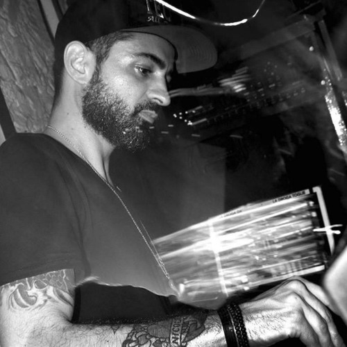 FREE DOWNLOAD : Simone Marcotulli - Frequency Modulation (Original Mix)