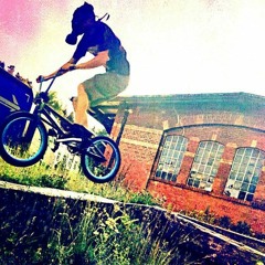 Kaisaschnitt Feat. Skin - Skimaskenmilitär 07