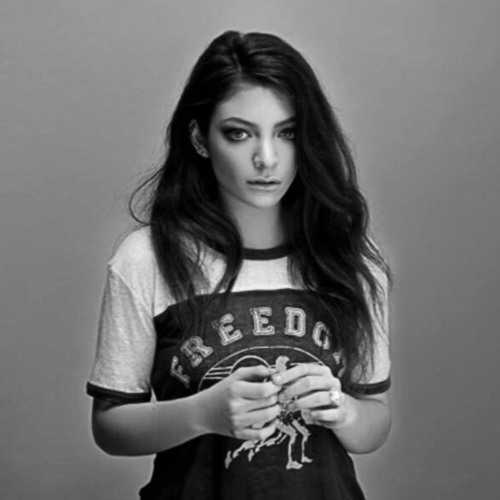 Lorde - "A World Alone" (Live)