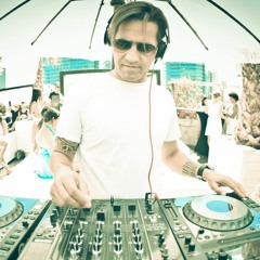 Resident Series 032 // OHLLE - Purobeach Barcelona