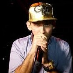 MC ORELHA AS NOVINHA GAMA OS ALEMÃO TEM MEDO VS FALLET FOGUETEIRO [DJ MASSACRADOR]