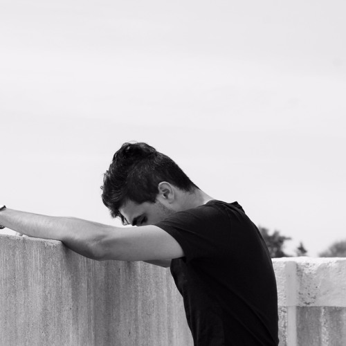 D. Unis - Never Thought