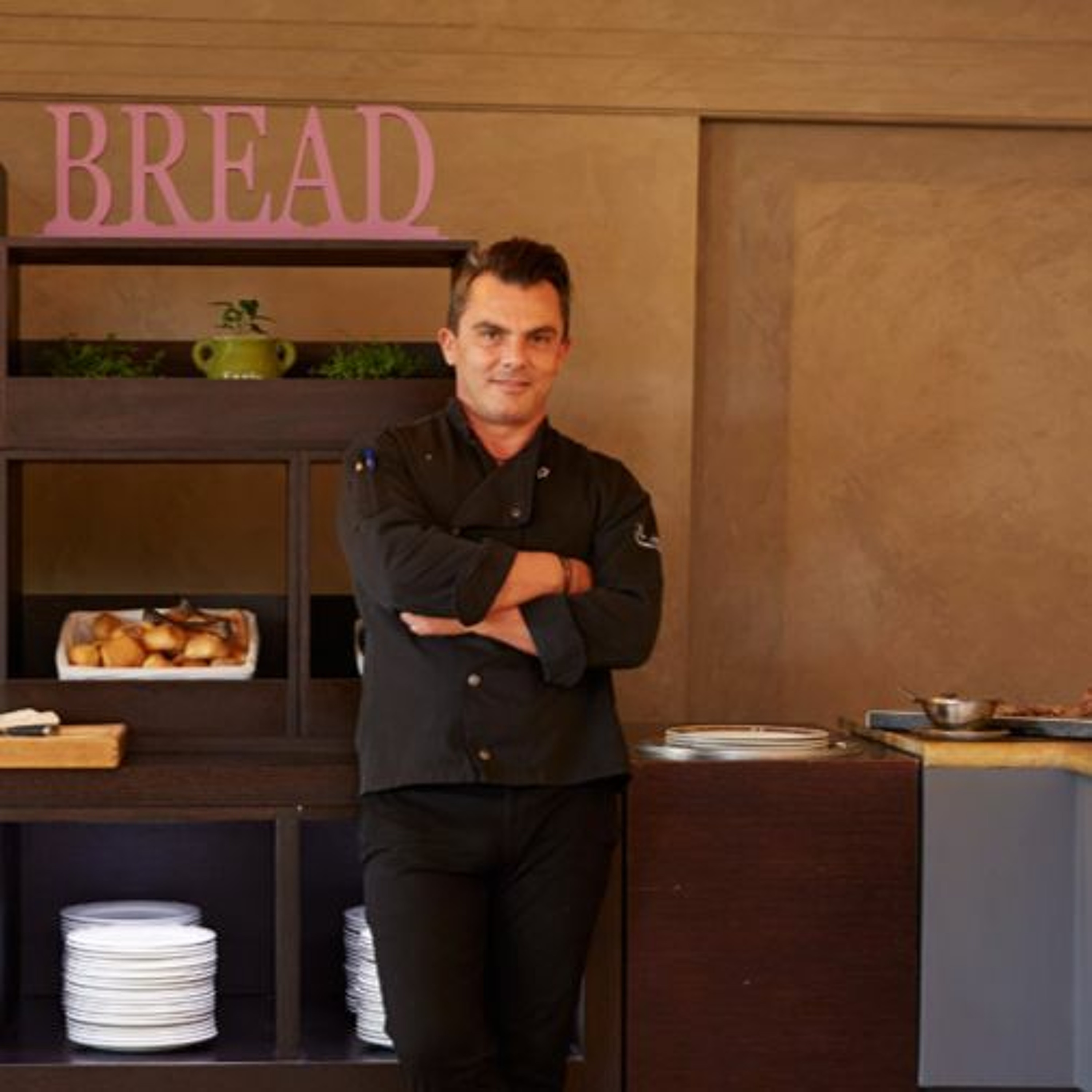 Interview de Ilias Gotsis - Chef Exécutif des Restaurants du Eagles Palace episode artwork