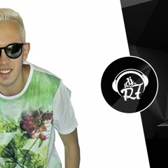 MC Phe Cachorrera - Se Interessa (DJ R7) Lançamento 2016
