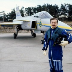 Podcast: Hör veteranpiloten Stig Holmström berätta om den första Gripenflygningen i världen