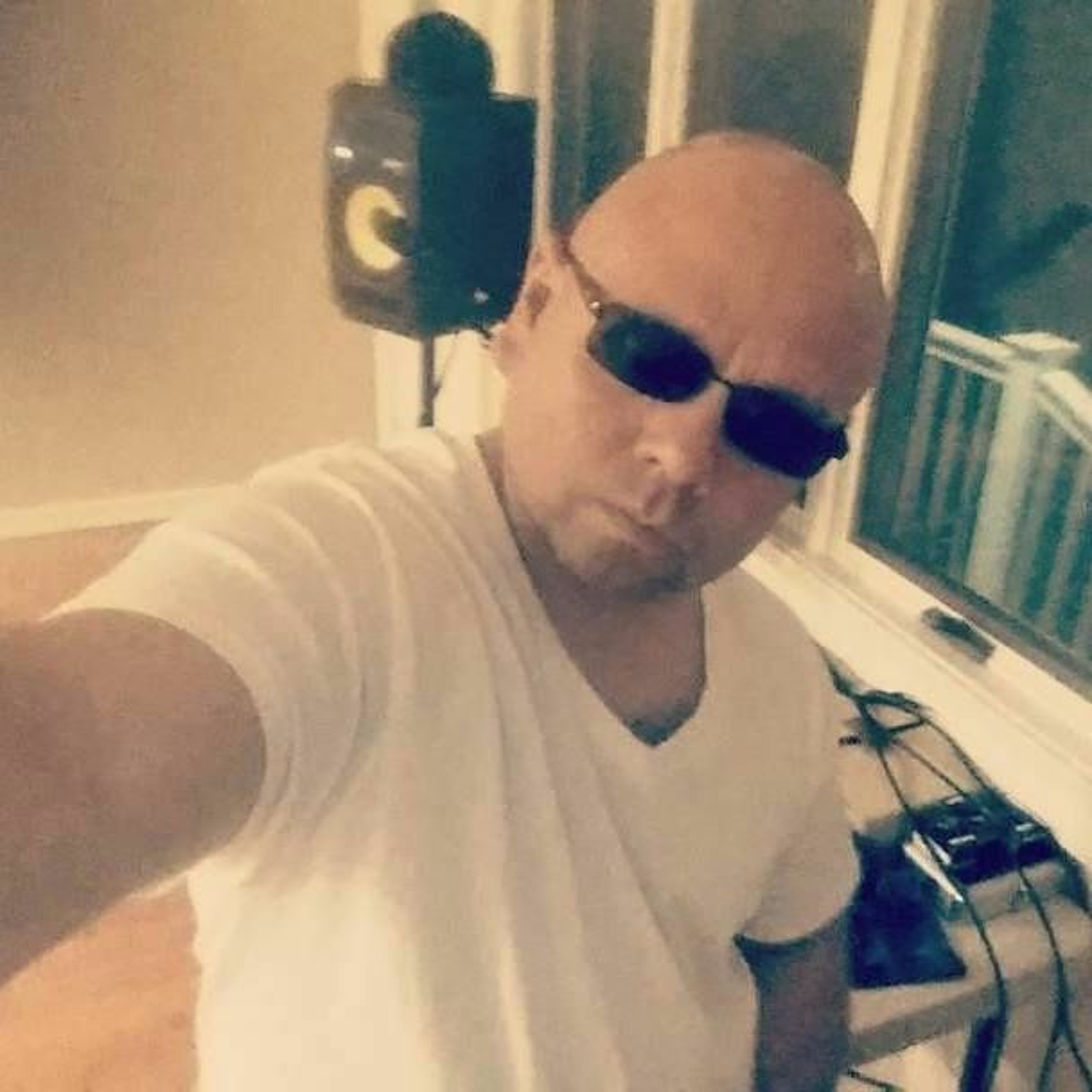 Instagram @DJOzzieOlivera