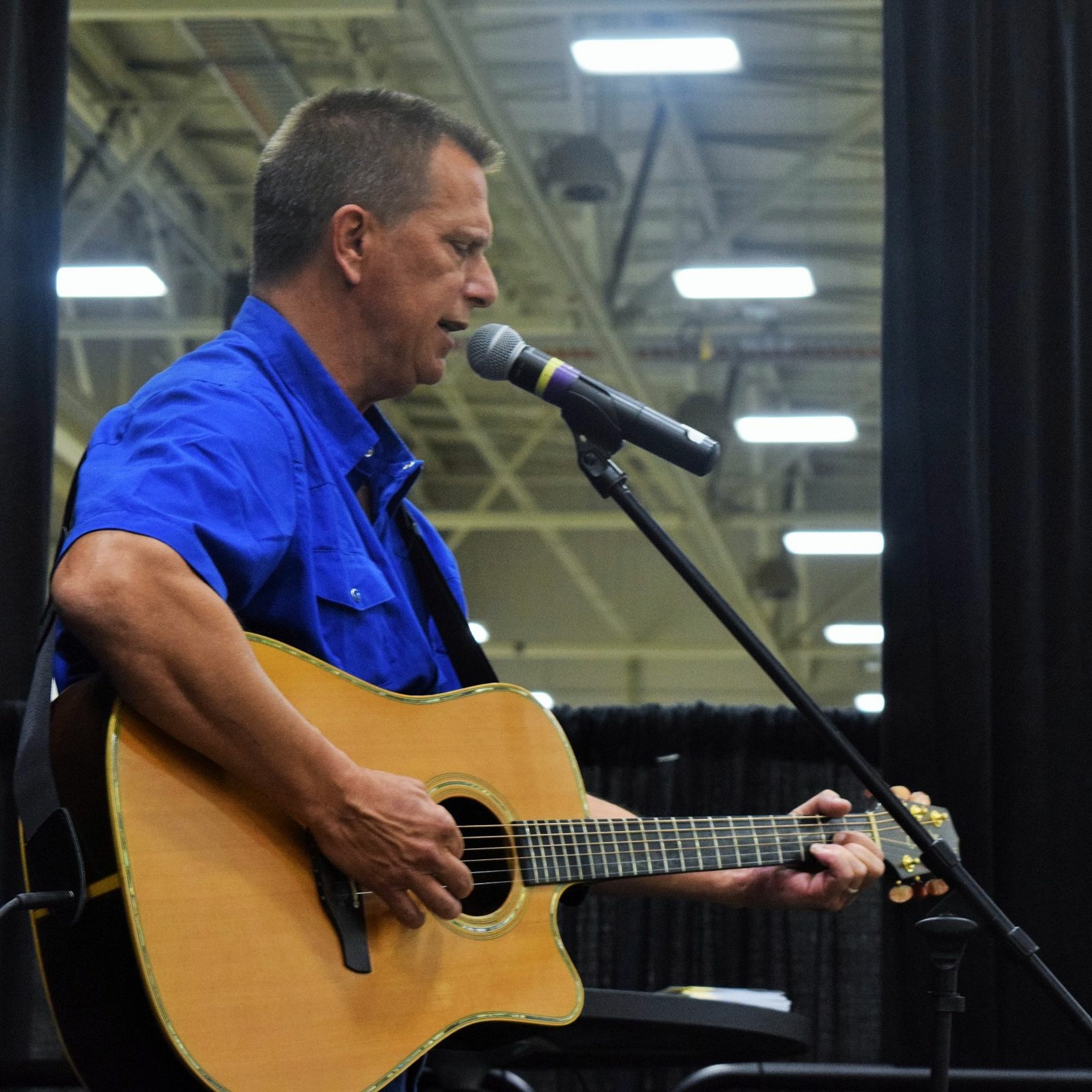 'Why he trucks' and more: Trucker-songwriter Bill Weaver live at GATS 2016 thumbnail