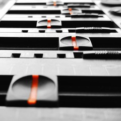 Hanging By a Thread [Feat. Kellie Allen]