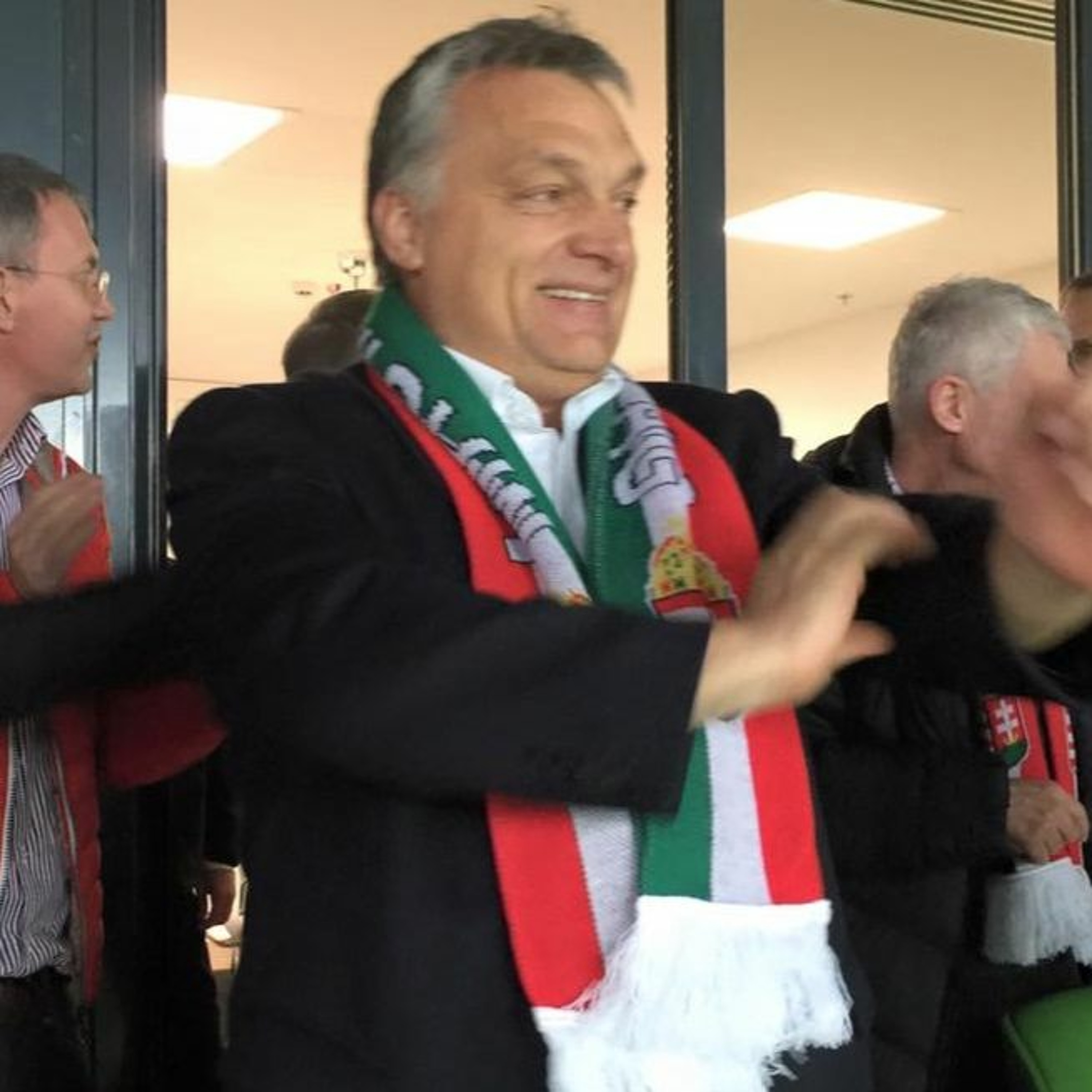 SOS! Nagyon felszökött megint Orbán stadionláza - Napi Mutyimondó, 2016.09.07. episode artwork