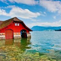 Little House, big ole lake