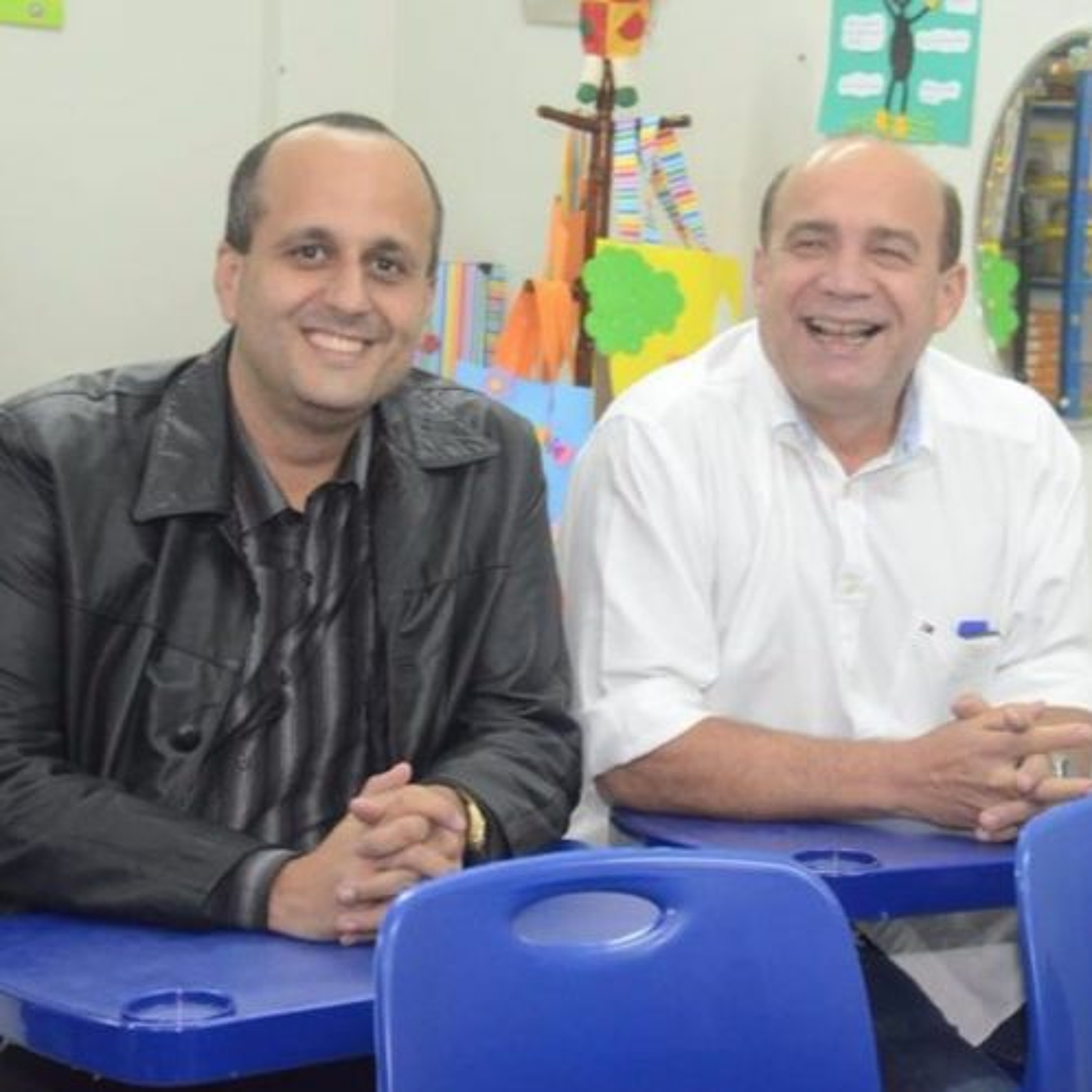 Em Campos, secretário de educação pede voto para candidato do governo episode artwork