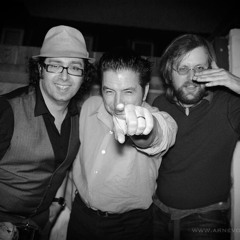 Move On Over (live) - Rich Webb Trio