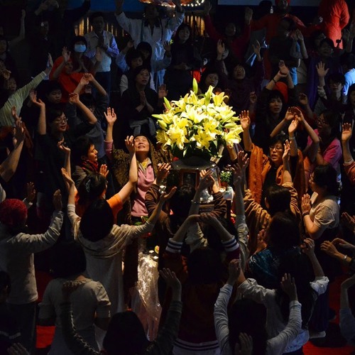 Soulfull Baba Nam Kevalam Kiirtan by Didi Ananda Gunamrta ...